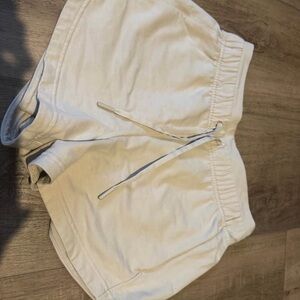 Women’s Lululemon Inner Glow High Rise 3” Shorts